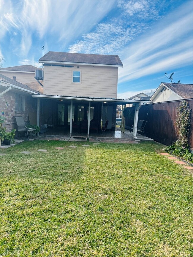 Building Photo - 10518 Pleasanton Dr