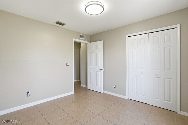 Building Photo - 4421 SW 14th Pl