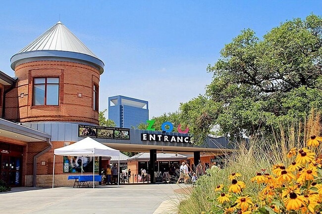 Building Photo - 1414 Rosewood St