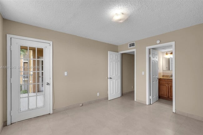 Building Photo - 4015 W McNab Rd