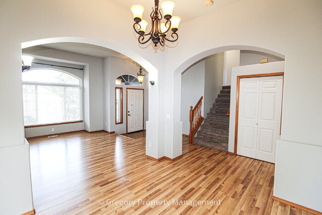 Building Photo - Well Maintained 1st Time Rental 4bed 3bath 2 Car 2076sf New Paint. Huge Fenced Backyard A/C