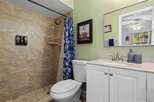 Building Photo - 5408 Birch Dr