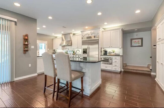 Building Photo - 2304 Wood Cliff Ct