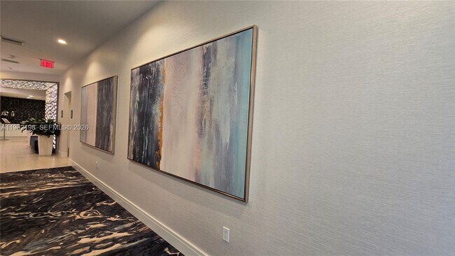 Building Photo - 100 E Las Olas Blvd