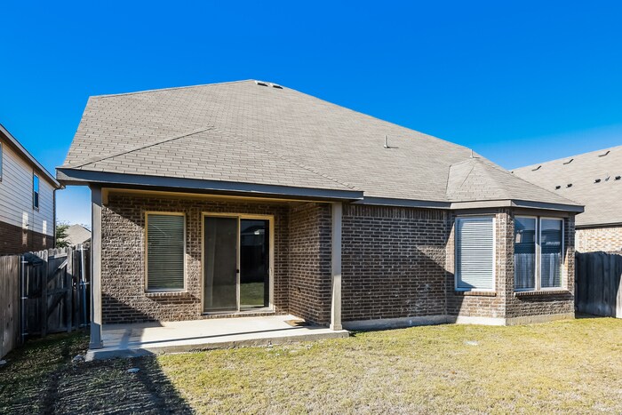 Building Photo - 8748 Maple Ridge Trail