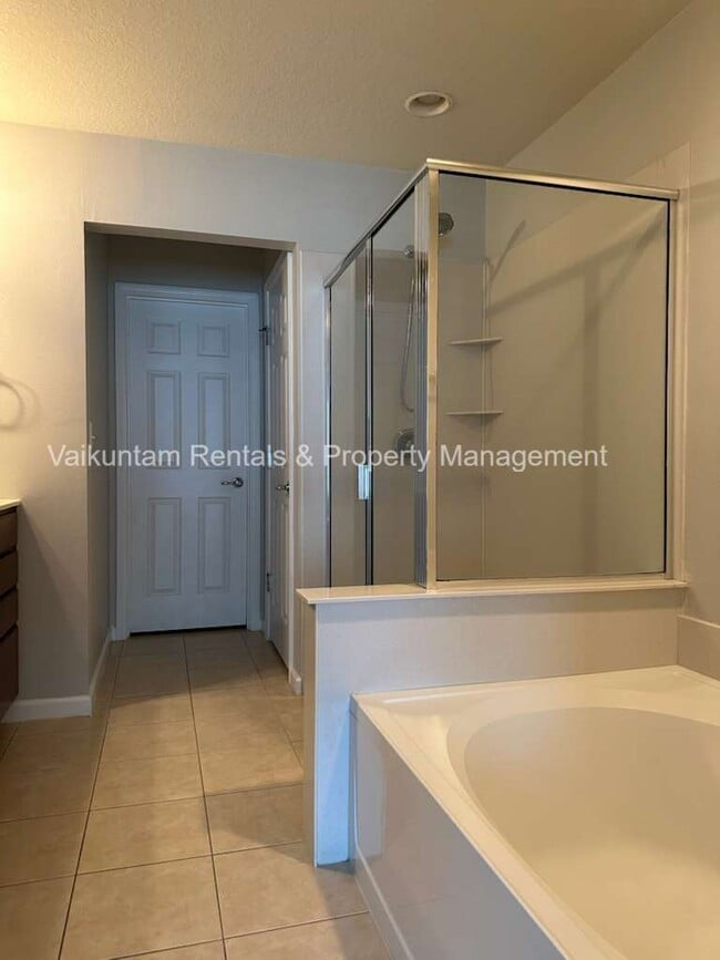 Building Photo - 4240 Metron Dr