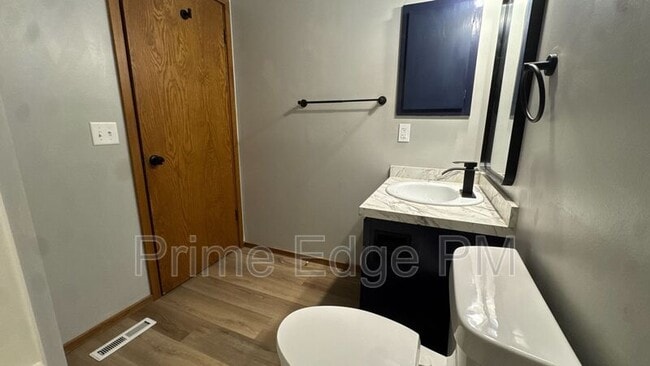 Building Photo - 1821 Ridgehaven Ct