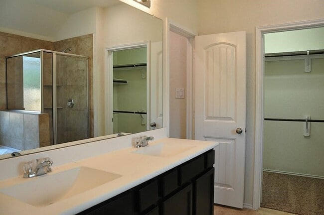 Building Photo - 3335 Jane Wy