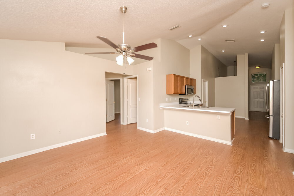 Building Photo - 30823 Birdhouse Dr