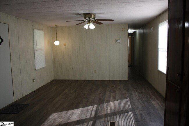 Building Photo - 103 Lions Park Rd