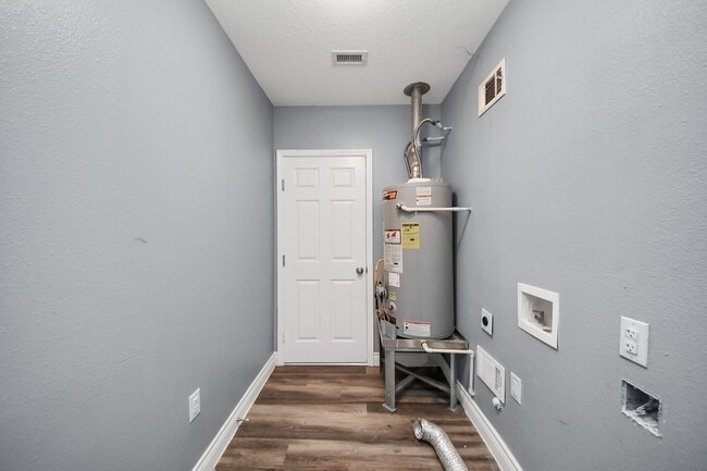 Building Photo - 221 3rd St N