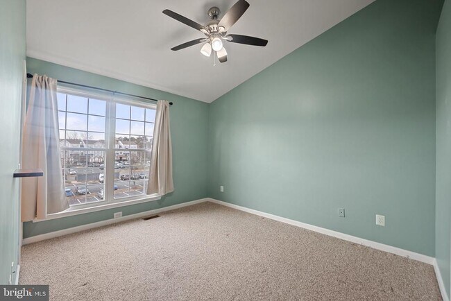 Building Photo - 46966 Courtyard Sq