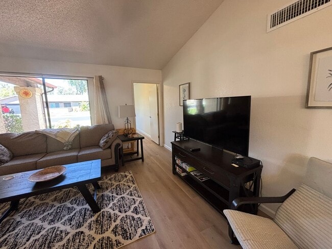 Building Photo - Lovely 3 bedroom 2 bath home in the grass in Leisure World a 45+ Active Adult Resort Community. M...