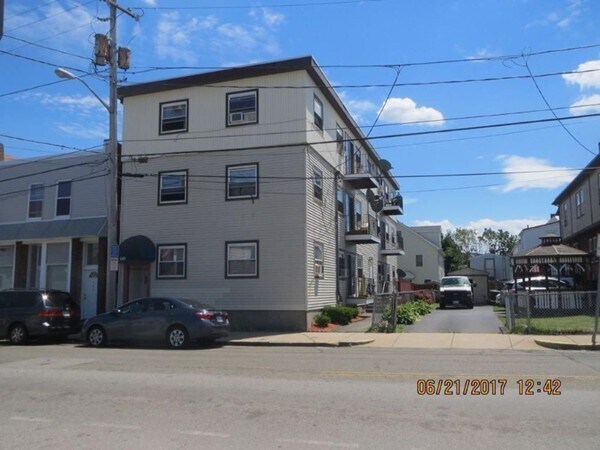 Building Photo - 541 Revere St