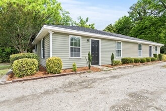Building Photo - 304 Sanborn St