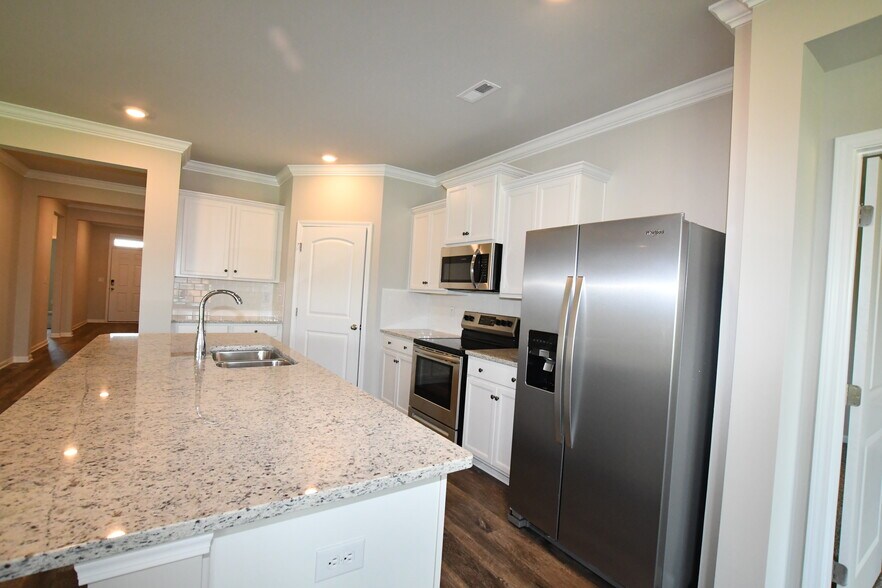 Building Photo - 109 Delilah Ln