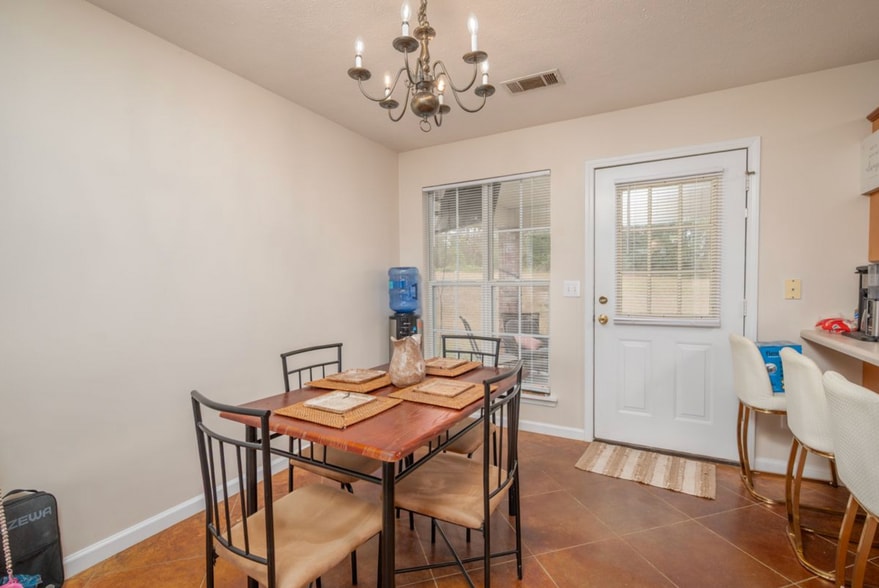 Building Photo - 125 Darby Way