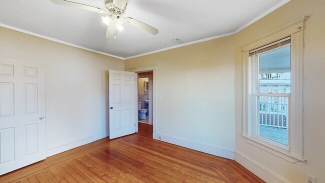 Building Photo - 16 Bentham Rd