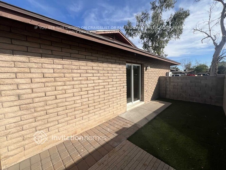 Building Photo - 535 S Udall