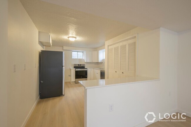 Building Photo - 3151 Quincy Ave