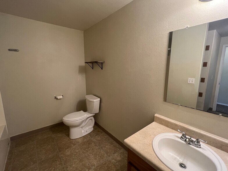 Building Photo - 1041 8th Ave