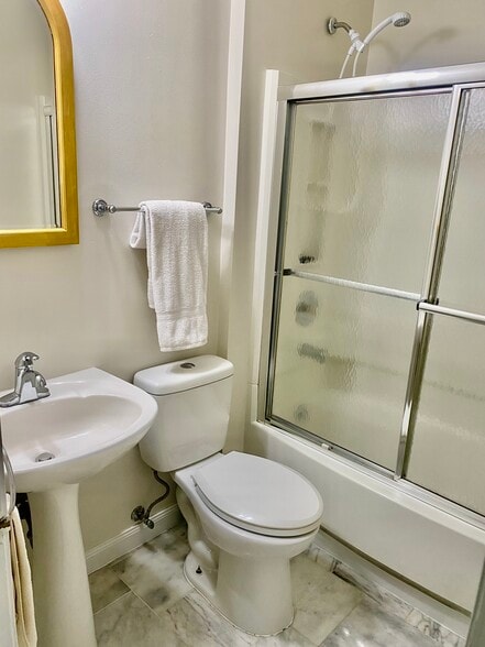 Building Photo - 57 West Hazel Dell Ln