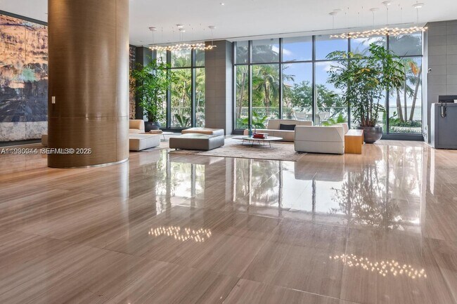 Building Photo - 460 NE 28th St