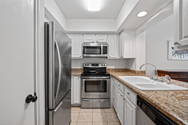 Building Photo - 6466 Bayou Glen Rd