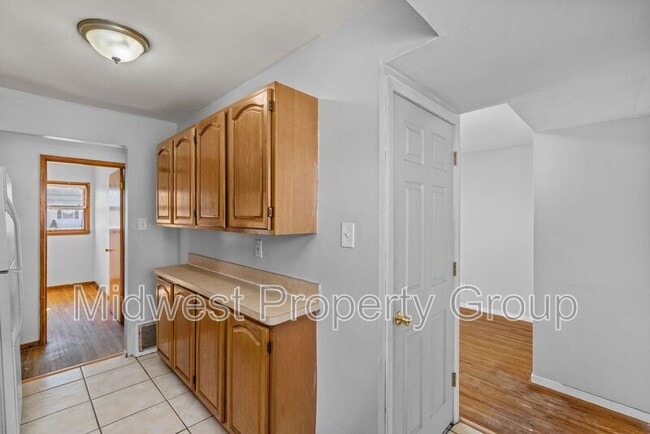 Building Photo - 405 Cameron Rd