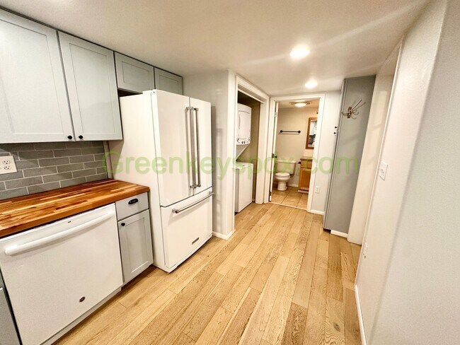 Building Photo - 10342-6935