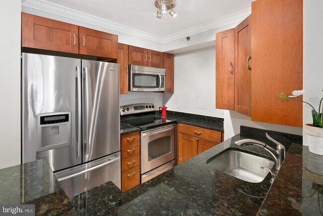 Building Photo - 1230 23rd St NW