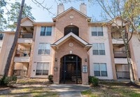 Building Photo - 8051 Bay Branch Dr