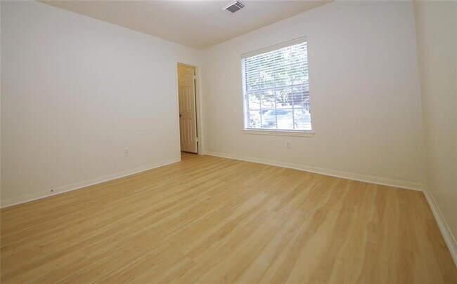 Building Photo - 14814 Forest Trails Dr