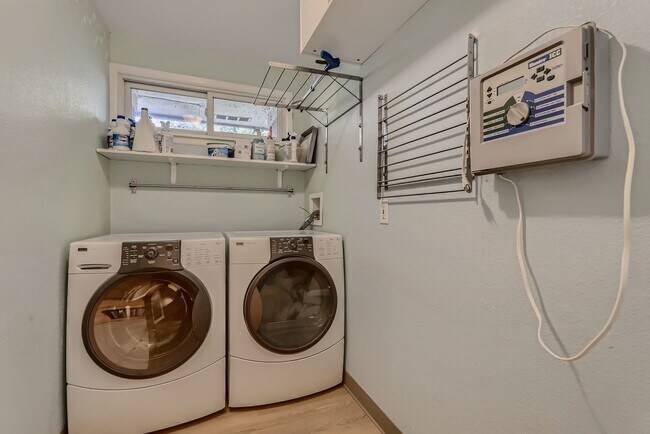 Building Photo - Authentic Boulder 3 BDR Mid-Century With Large Lot