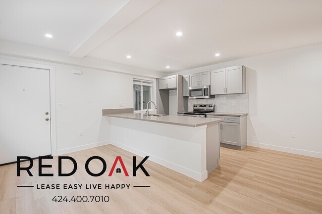 Building Photo - 6738 Independence Ave