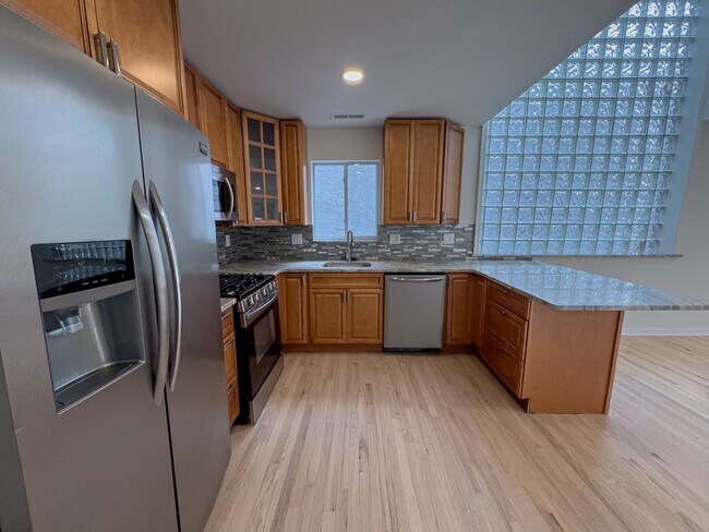 Building Photo - 2036 Wallace St