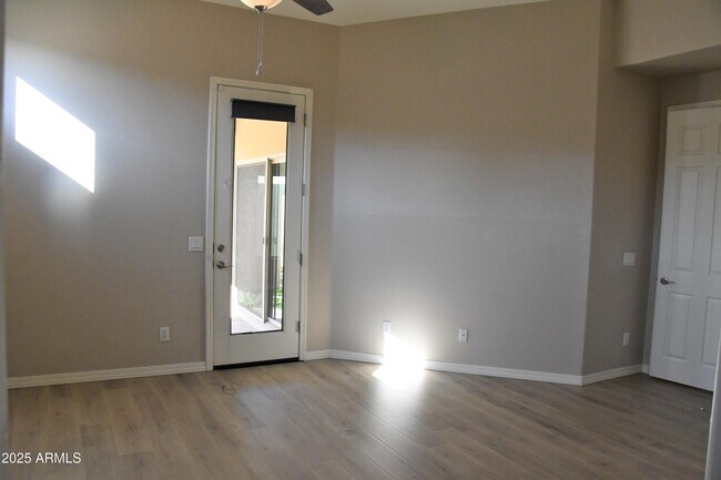 Building Photo - 2362 W Sierra Vista Dr