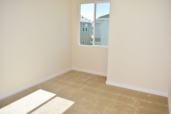 Building Photo - 5003 Jewel St