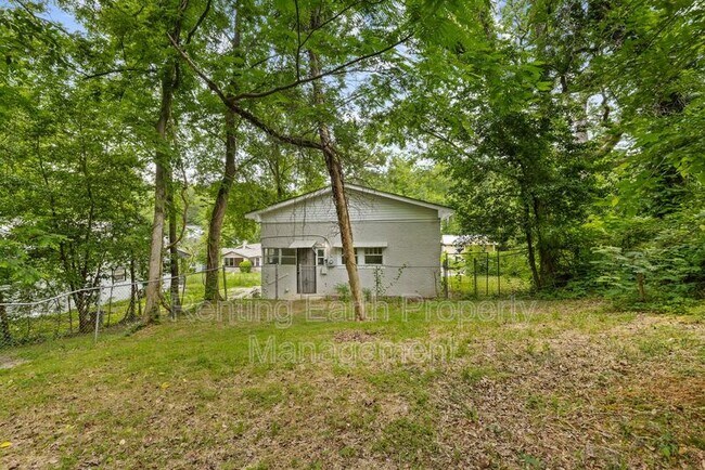 Building Photo - 624 83rd Pl S