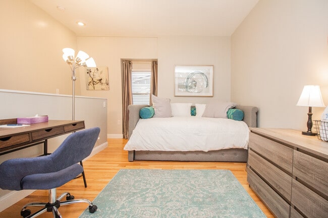 Building Photo - 23 Jay St