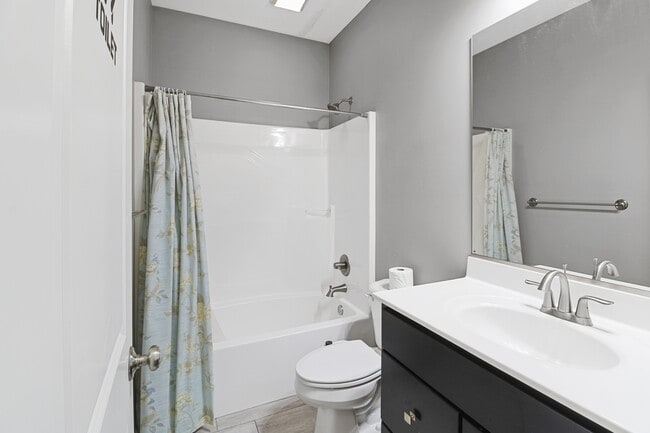 Building Photo - 3003 E Stillwater Landing