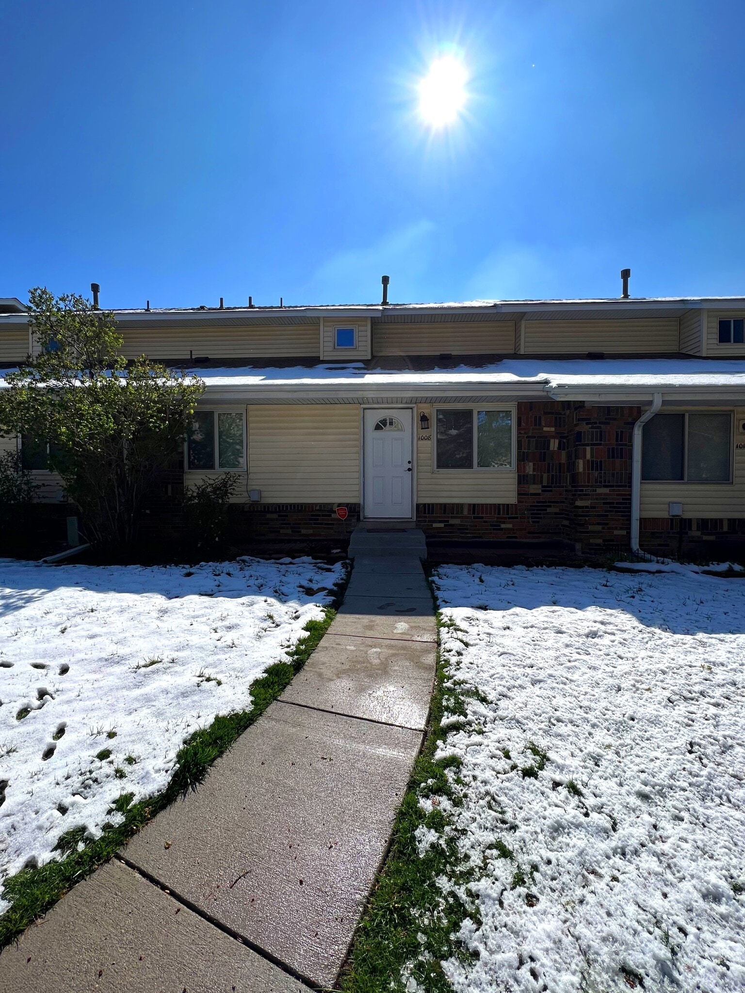 Building Photo - 1008 S Miller St