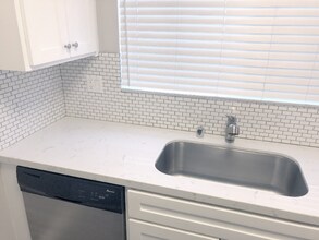 Building Photo - 1824 N Gramercy Pl