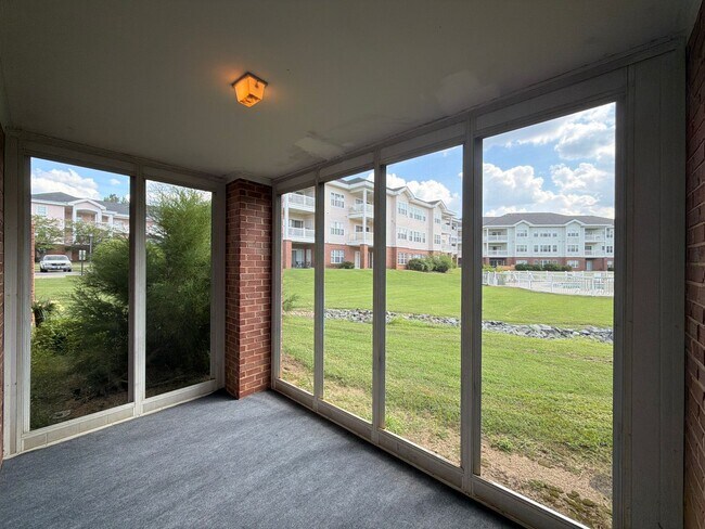 Building Photo - 9113 Meadow Vista Rd