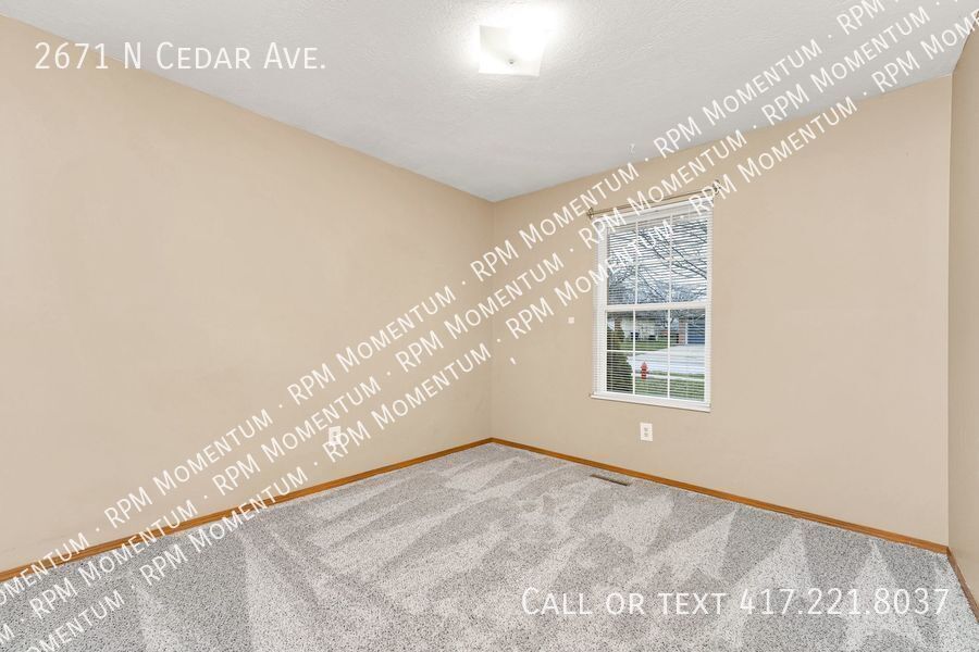 Building Photo - 2671 Cedar Ave