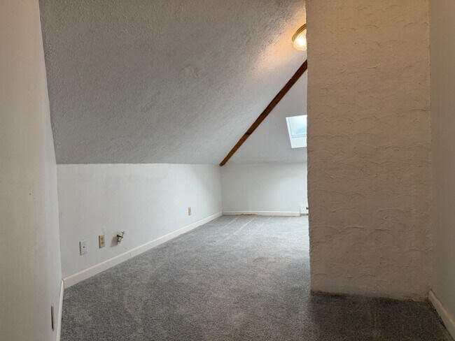 Building Photo - 229 W Allen St