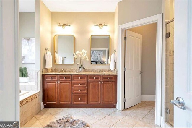 Building Photo - 5408 Glenridge Cove NE