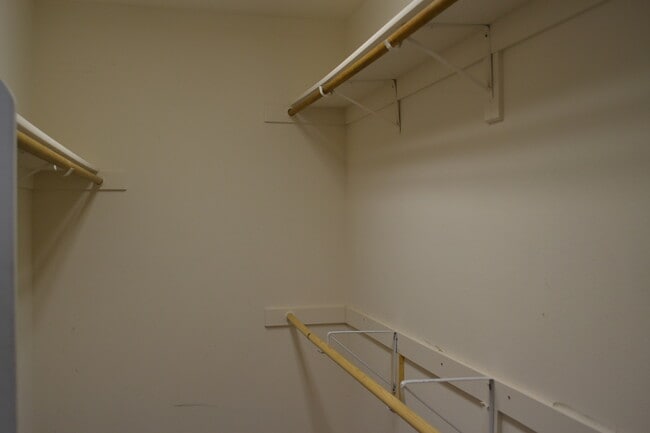 Building Photo - Cozy 4 Bedroom Bi-level in Security/Widefield