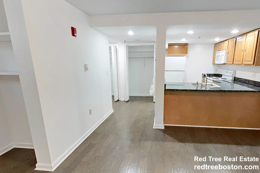 Building Photo - 111 Jersey St