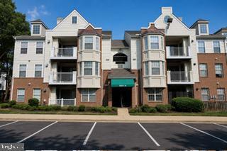 Building Photo - 8951 Town Center Cir